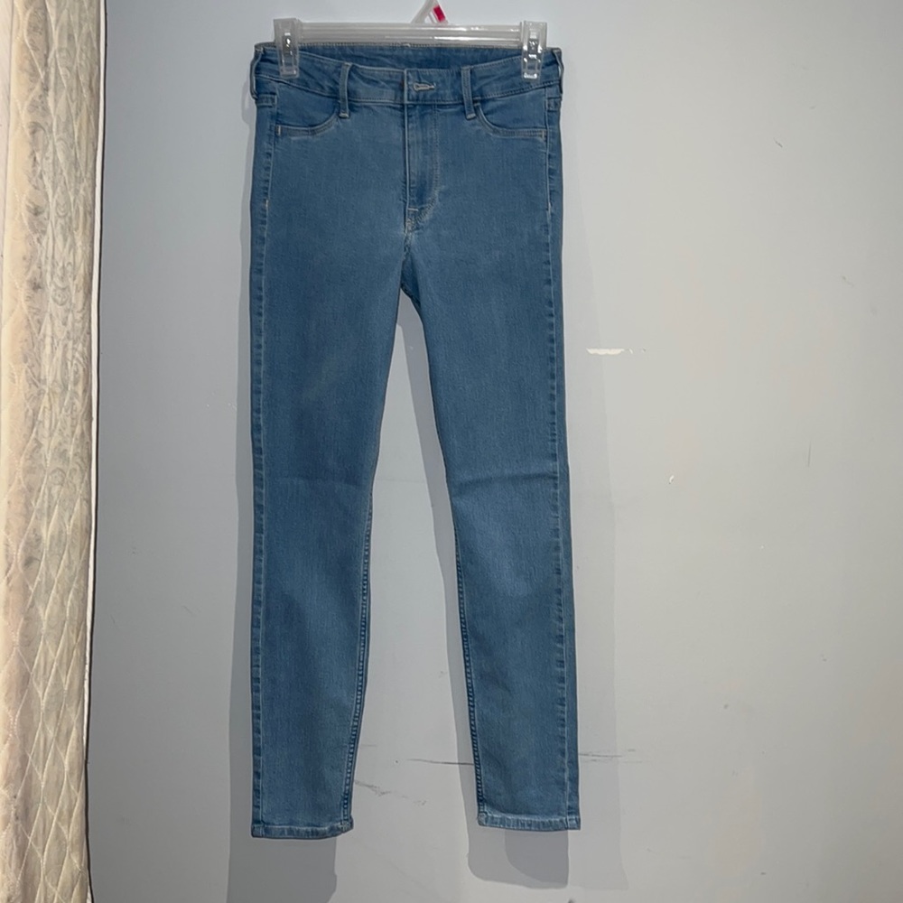 Denim light blue jeans. US 4.